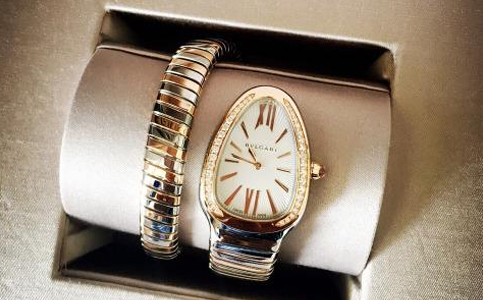 寶格麗表保養(yǎng)一次大約多少錢(手表更換表帶的步驟及注意事項(xiàng))