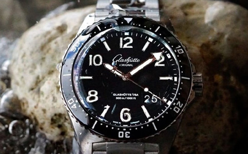 格拉蘇蒂客服熱線24小時（處理格拉蘇蒂手表表帶掉色的方法）