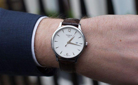 天梭手表維修點售后服務中心電話（天梭表蒙子損壞的原因）